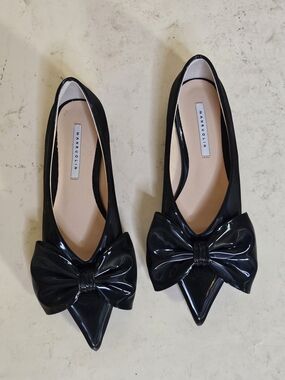 Black Patent Pointed-Toe Bow Flats